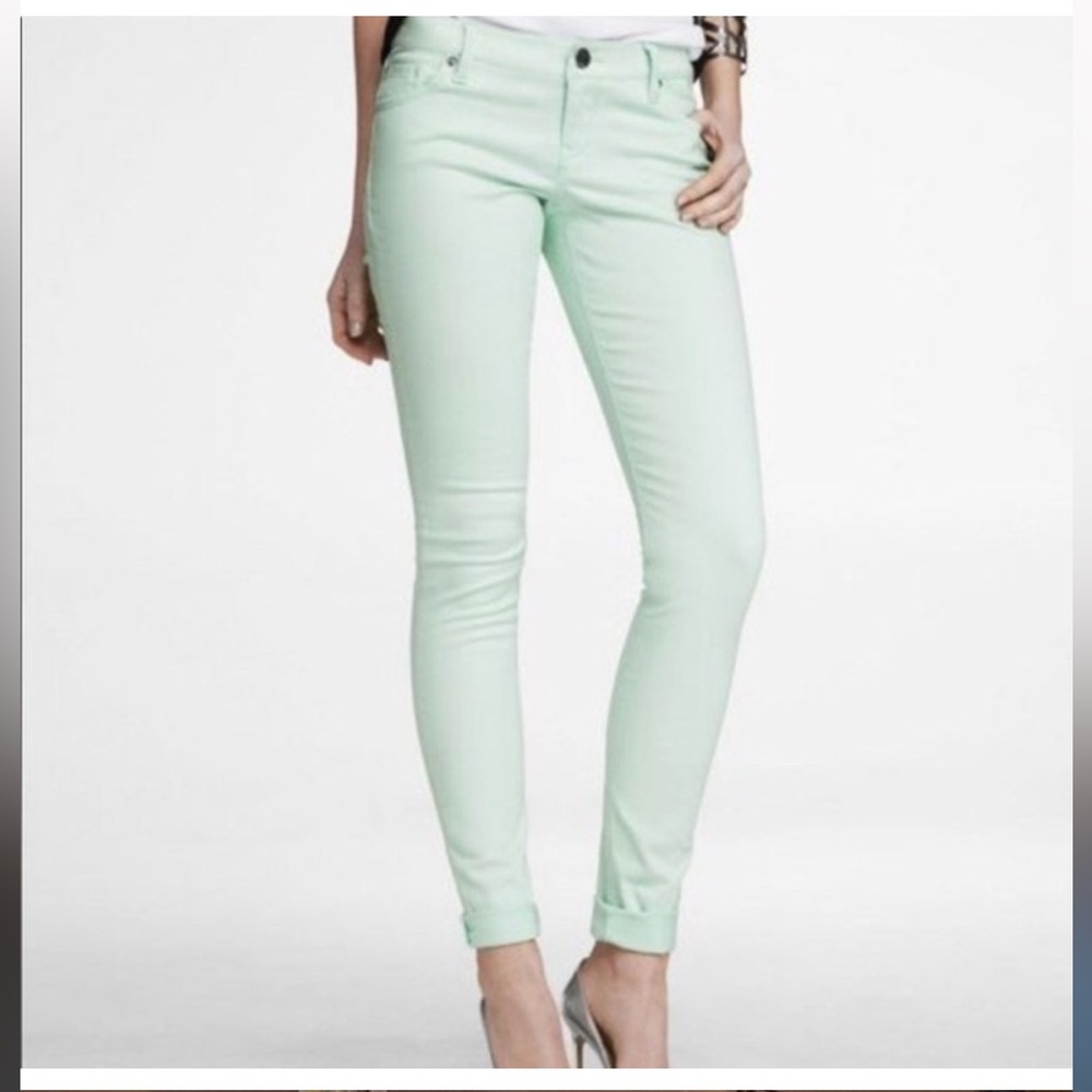 Lovely Express Jeans in mint green. Worn about 4 times.
